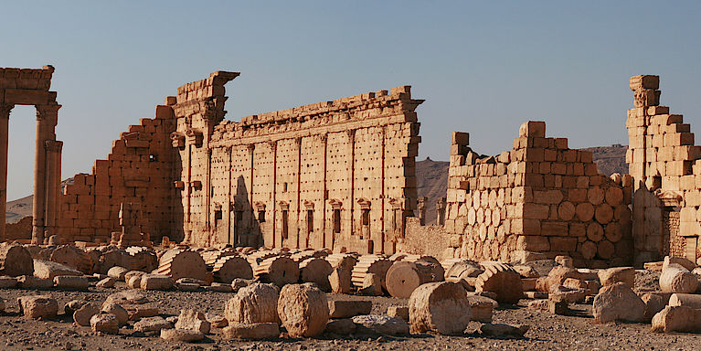 Panoramaansicht Ruinen Palmyra/Syrien © Yvonnefm / Wikimedia Commons Creative Commons Attribution-Share Alike 3.0 Unported
