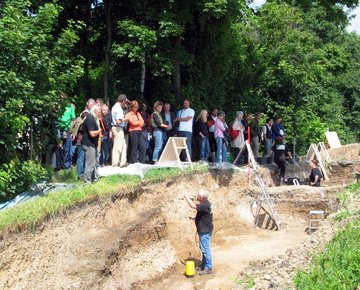 Niedersächsische Archäologen auf Exkursion. © Ute Bartelt