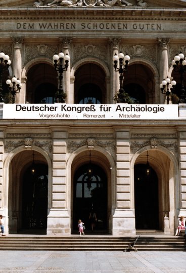 Eingang Deutscher Kongress für Archäologie